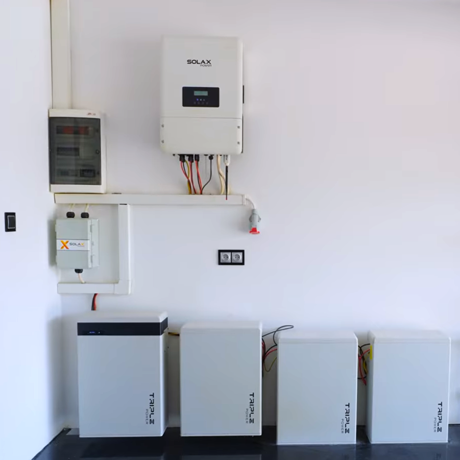 SolaX X3 Hybrid inverter with four T58 batteries in a Polish residential installation